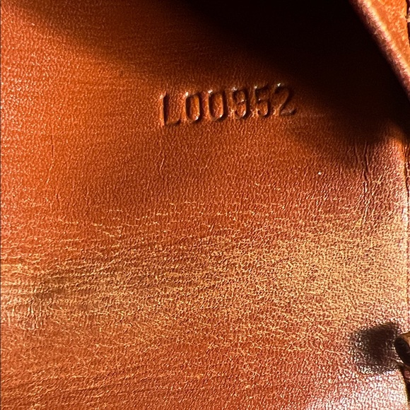 Louis Vuitton Epi Leather Wallet- Brown - Picture 3 of 9